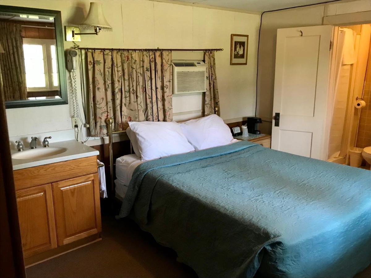 Chamber Lane Motel Round Lake Extérieur photo