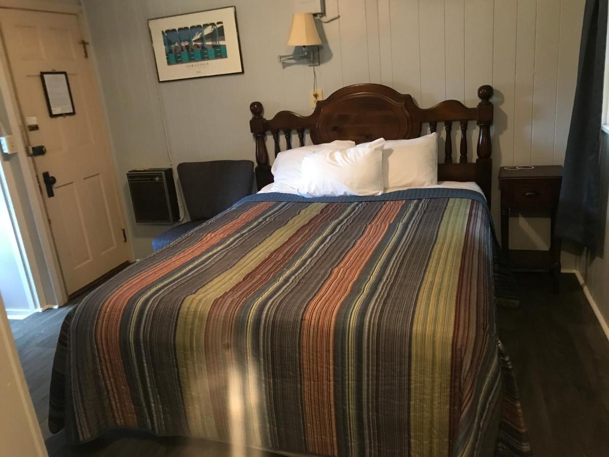 Chamber Lane Motel Round Lake Extérieur photo