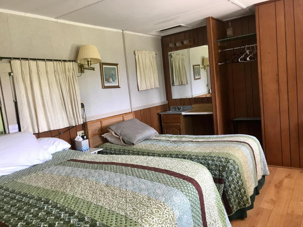 Chamber Lane Motel Round Lake Extérieur photo