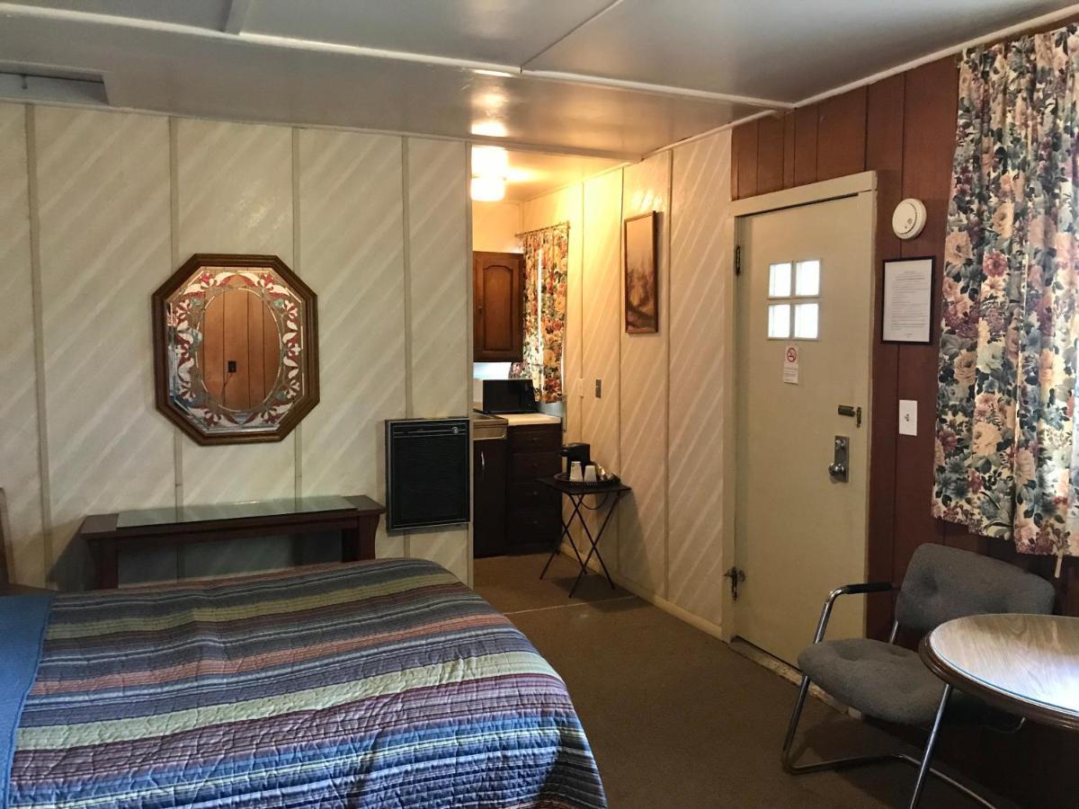 Chamber Lane Motel Round Lake Extérieur photo