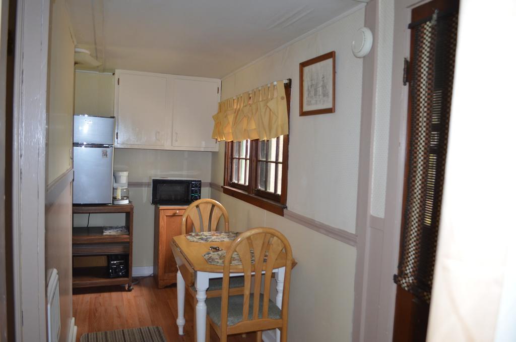 Chamber Lane Motel Round Lake Extérieur photo