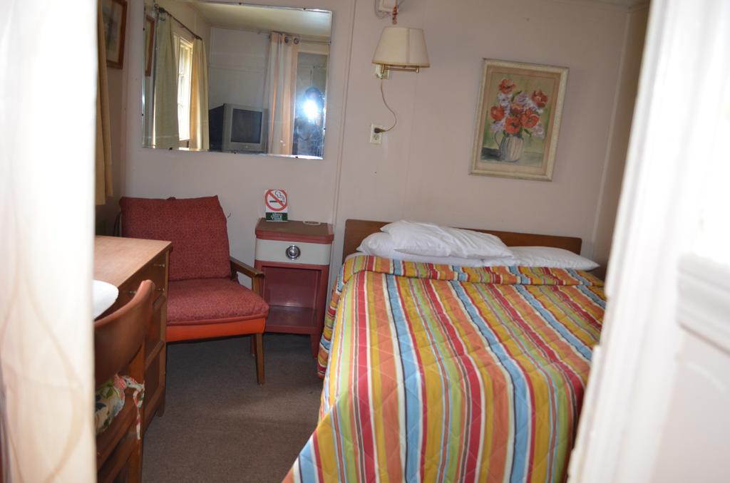 Chamber Lane Motel Round Lake Extérieur photo