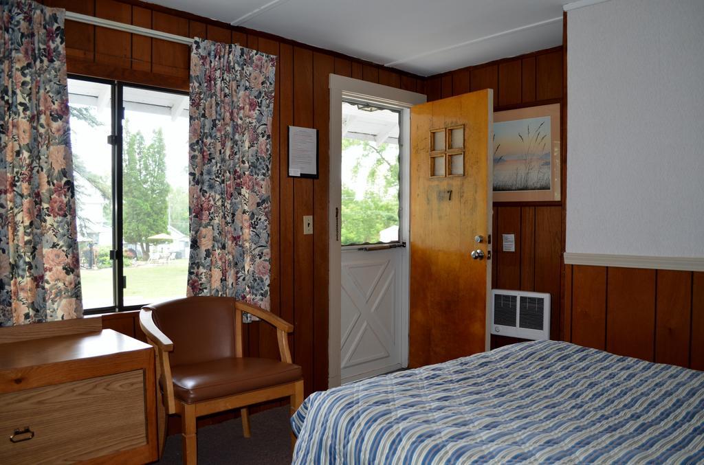 Chamber Lane Motel Round Lake Extérieur photo