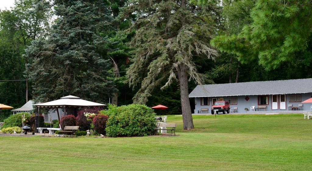 Chamber Lane Motel Round Lake Extérieur photo
