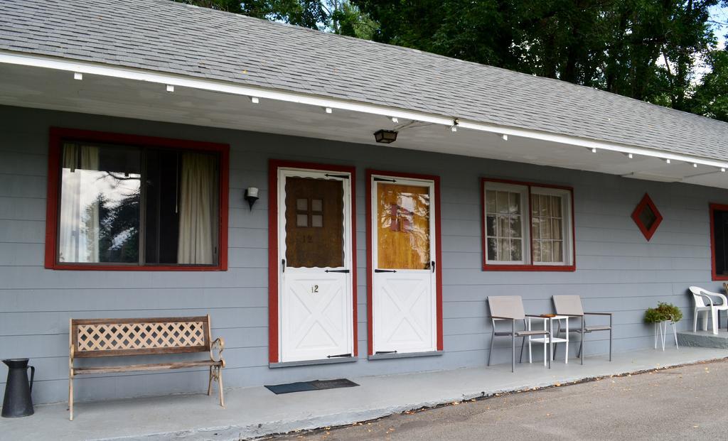 Chamber Lane Motel Round Lake Extérieur photo