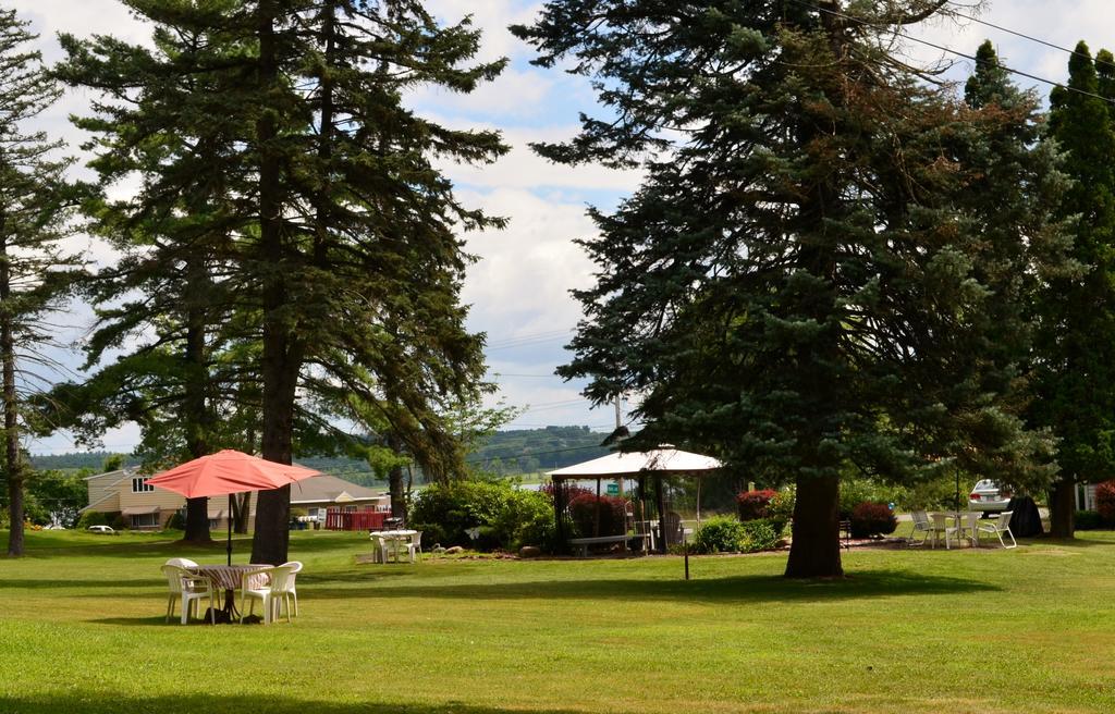 Chamber Lane Motel Round Lake Extérieur photo