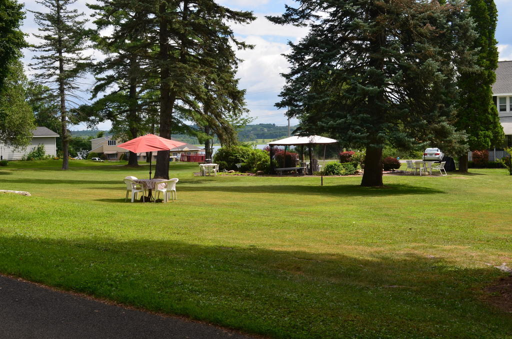Chamber Lane Motel Round Lake Extérieur photo