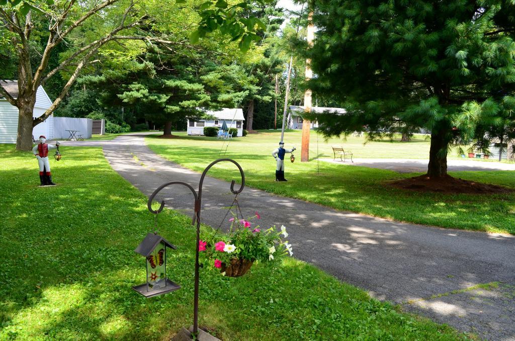 Chamber Lane Motel Round Lake Extérieur photo